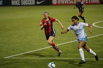 米兰老照片分享引发球迷回忆｜亚博网址首页（配图示意）